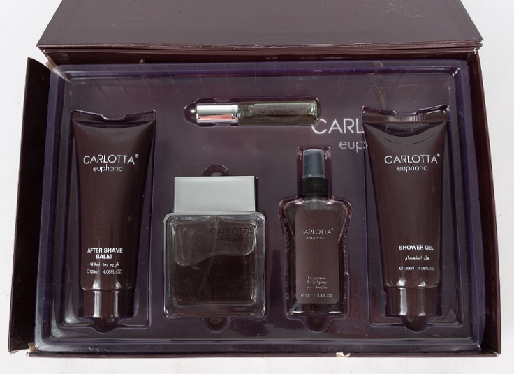 پکیج کادویی محصولات آرایشی CARLOTTA